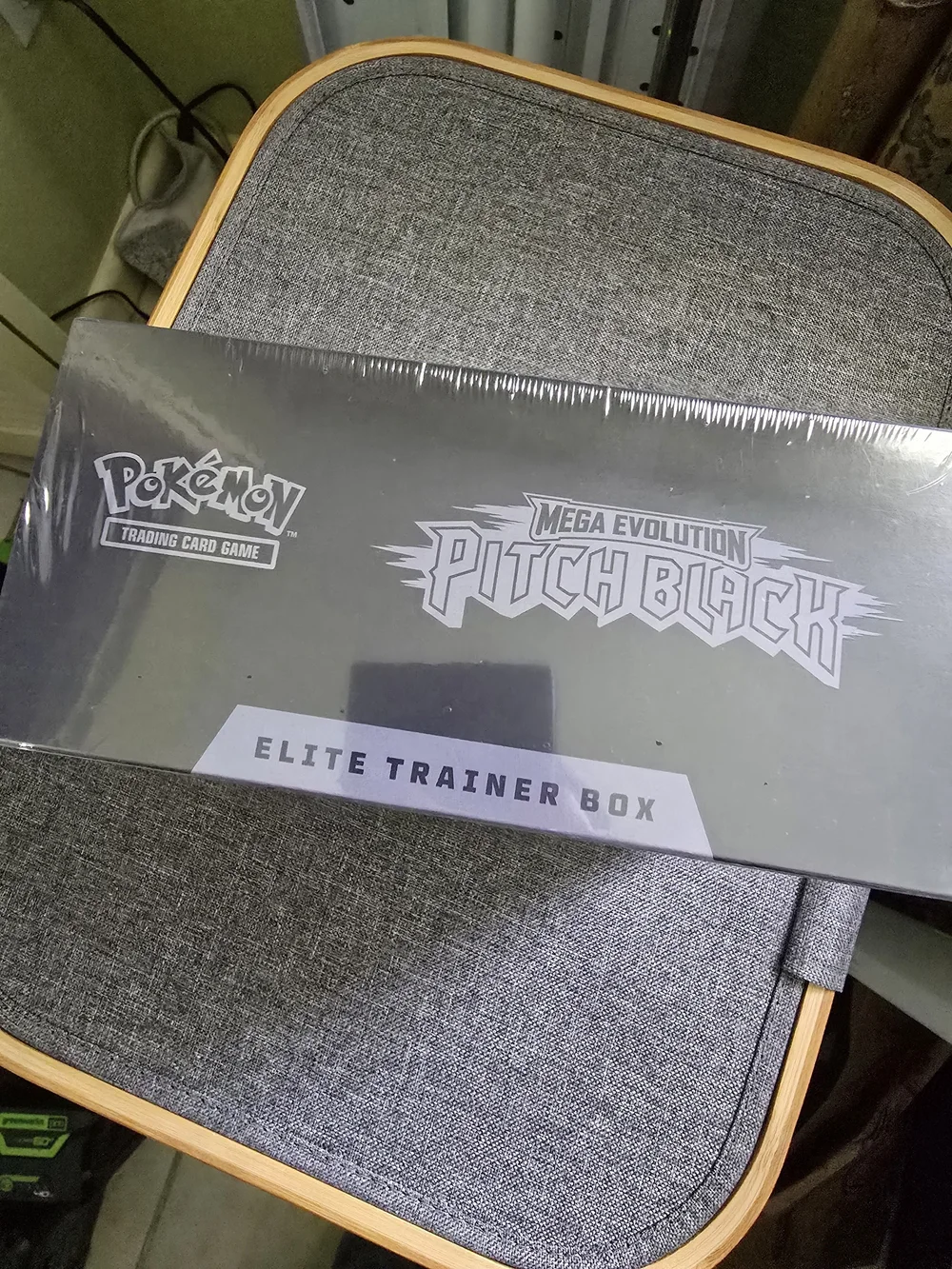 Pokémon Elite Trainer Box — Mega Evolution Pitch Black